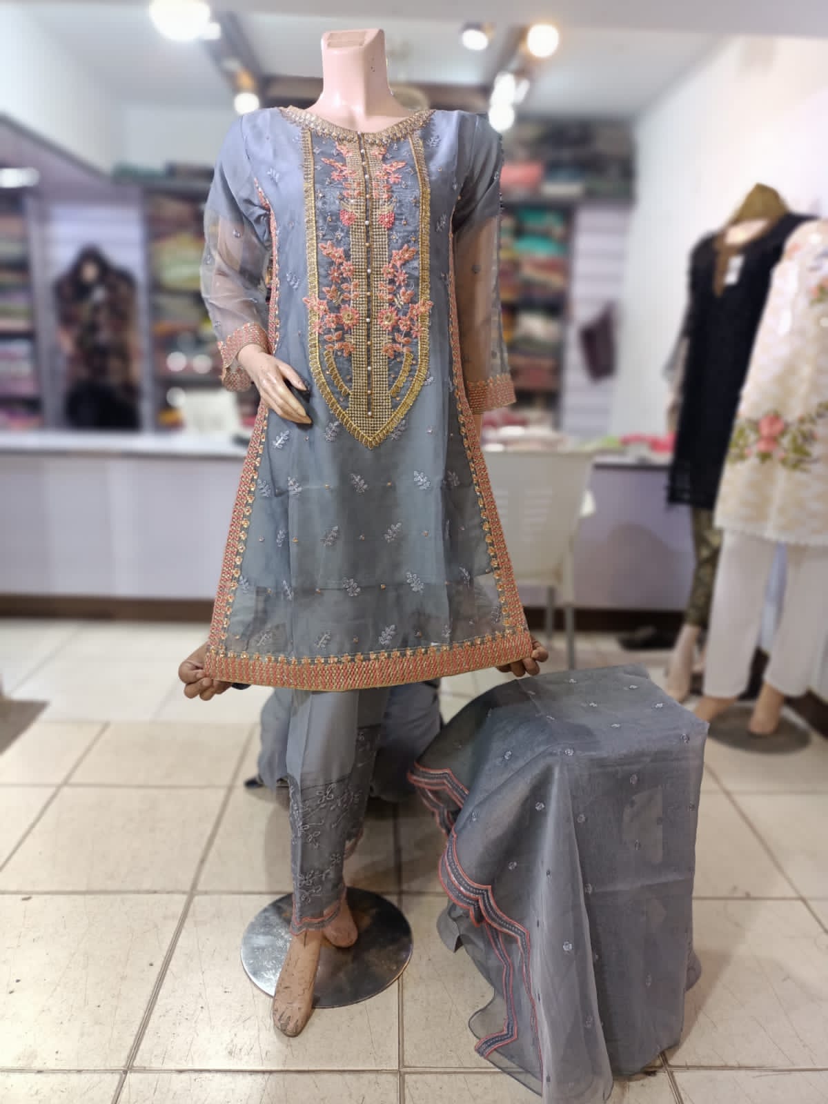 3Piece full embroidory3 3Piece full embroidory4